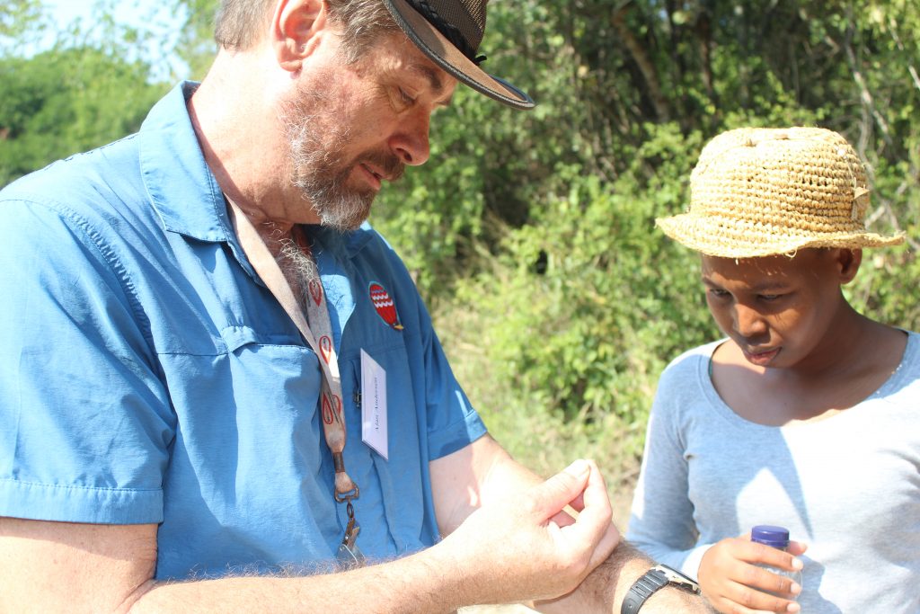 Iimbovane team members, Dorette and Londiwe out “ant-ing” with Alan Anderson.