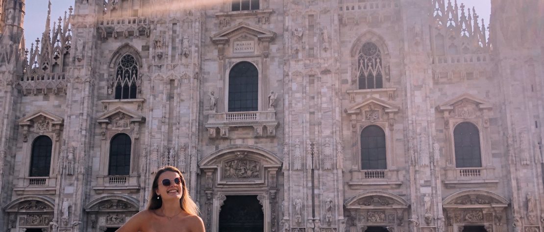 Jana sightseeing in Milan